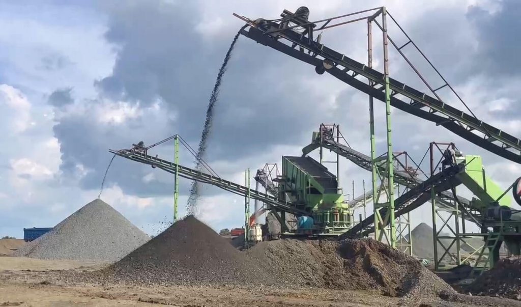 300TPH Complete Set Limestone Crushing Plant in Cambodia