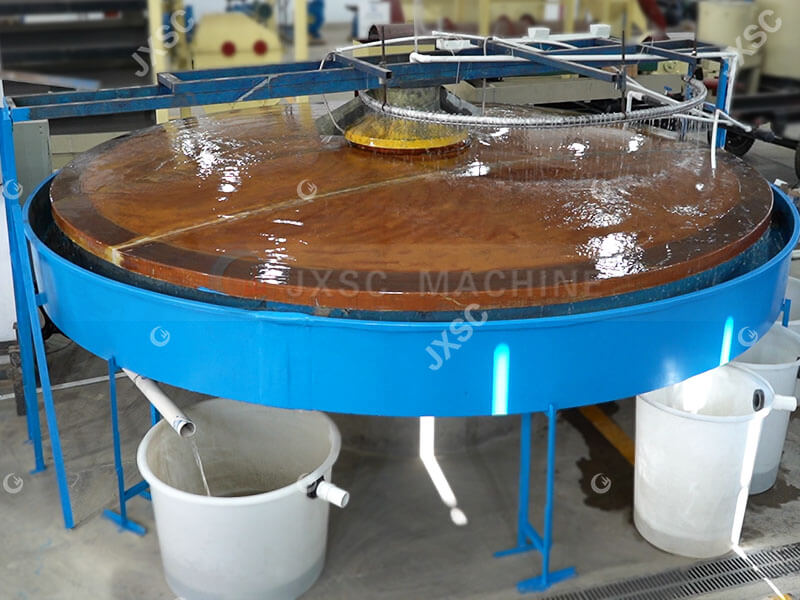 suspended vibration cone concentrator